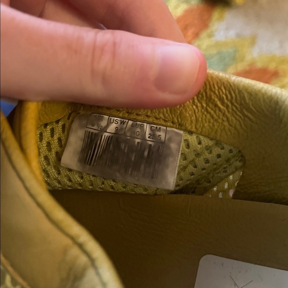 VINTAGE 90S PUMA MOSTRO YELLOW SNEAKERS WOMENS 9 - Picture 5 of 9